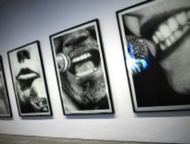 'Entre/Between', un repaso de la obra de Muntadas, llega al Reina Sofía