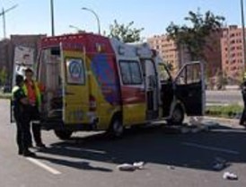 Un hombre herido muy grave tras ser atropellado en Vallecas