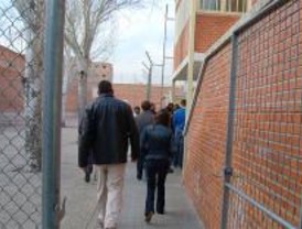 Archivada la muerte de la menor que se tiró en marcha de un coche