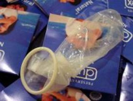 Polémica por enseñar a utilizar condones con 13 años