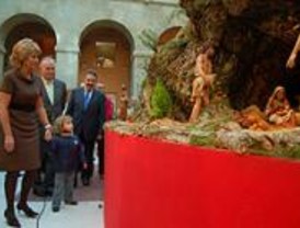 Un belén de más de 400 figuras se puede visitar en la Real Casa de Correos