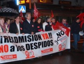 500 personas marchan contra los despidos en Parla