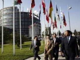 Los alcaldes de la M-501 piden en la UE que no se paralicen las obras