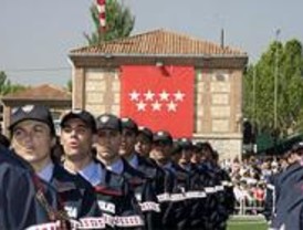 Aguirre presenta a 656 nuevos policías locales, 560 para las Bescam