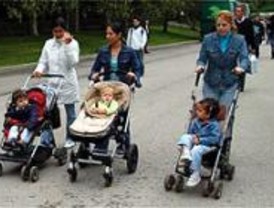 La ayuda a domicilio del Ayuntamiento por ser padres llega a 1.130 familias