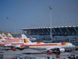 AENA se niega a reducir los vuelos en Barajas y los municipios afectados se rebelan