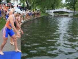 600 atletas llegaron a la meta de la XIX edición Triatlón Cross de Tres Cantos