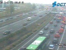 La lluvia retiene el tráfico en Madrid