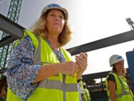 Dancausa relaciona el paro con los conflictos en las piscinas