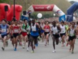 Más de 14.000 corredores en una edición récord de la media maratón