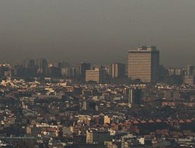 Botella culpa a la falta de lluvia de la contaminación