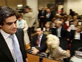 Sanidad propone a los sindicatos quitar un 50% de horas sindicales