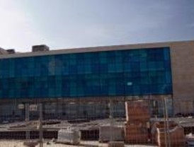 Concentración contra 2.000 despidos en el Gregorio Marañón