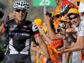 Sastre vence en el Vesubio aunque tiene lejos el maillot rosa del Giro