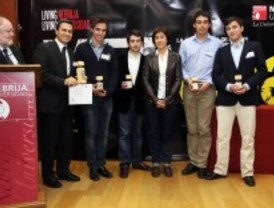 El colegio SEK Ciudalcampo gana la liga de debate Versus
