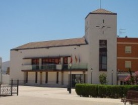 Los trabajadores de Torres de la Alameda cobran con retraso sus nóminas