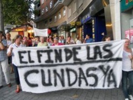 Los vecinos de Embajadores recogen firmas para pedir al PP que actúe contra las cundas