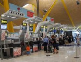 Tras la huelga general en Francia, Barajas retoma la normalidad en los vuelos