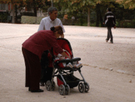 IU pide apoyo a las familias para evitar los abandonos de bebés