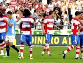 Tres detenidos por robar en el estadio del Granada y llevarse la recaudación del partido con el Barça