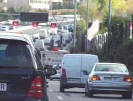 Hora punta con tráfico denso en la capital