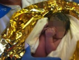 Nace una niña en una calle de Torrelodones