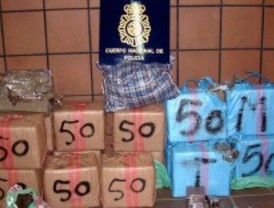 53 detenidos en una operación contra una red que llevaba hachís de Marruecos a Francia e Italia