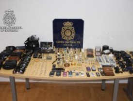 Cuatro detenidos por robar a sus vecinos tras sustraer las llaves de los pisos a la portera