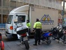Ochenta actas por irregularidades en el transporte alimentario por la capital