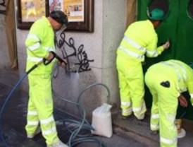 Getafe se gasta 600.000 euros en dos años en limpiar los grafitis de las paredes