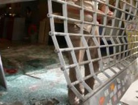 Roban un banco y pierden parte del botín