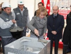 Aguirre pone la primera piedra del primer Instituto de la ESO en PAU Carabanchel