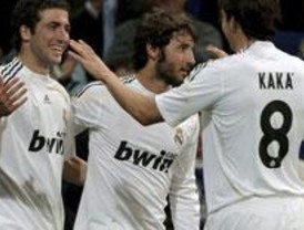 El Real Madrid reduce a un punto la ventaja del Barcelona