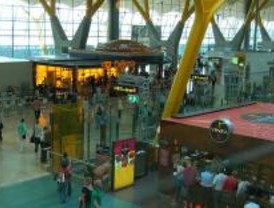 Lo trabajadores de Aena inician un encierro en el aeropuerto de Barajas