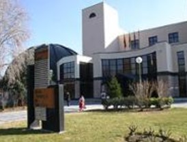 Un total de 700 escolares homenajean la Constitución en la explanada de la Junta