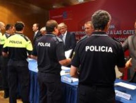 Interior presenta 81 nuevos mandos policiales para los municipios