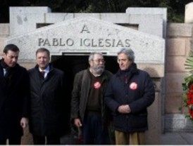 El PSOE busca inspiración en Iglesias para 'repensarse'