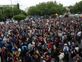 Cifuentes acuerda una sanción de 6.000 euros para el convocante del 25-S