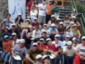 El IV Campamento para Discapacitados ofrece escalada, tirolina y piragüismo