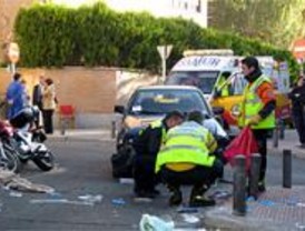 Un motorista, en estado grave tras chocar contra un turismo en Romero Girón