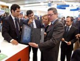 Gallardón firma un convenio con Telefónica Móviles para implantar las nuevas tecnologías en Madrid