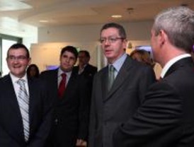 Gallardón subraya la colaboración público-privada para salir de la crisis