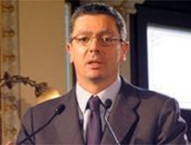 Gallardón dice que Ángel Pérez 'enriquecerá el debate municipal'