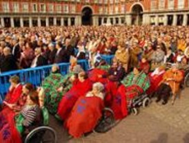 Más de 7.000 madrileños rinden culto a la Almudena