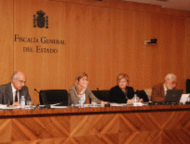 La Agencia del Menor explica su labor a los fiscales