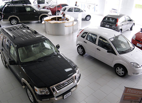 El mercado de turismos supera las 100.000 unidades en un mes