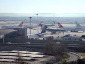 El Gobierno estudia suprimir las tasas de aeropuertos