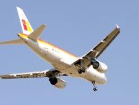 Iberia abre 20 expedientes a los tripulantes de cabina por la huelga de octubre