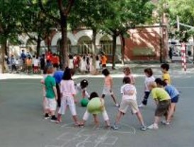 Cinco de cada diez niños madrileños afrima ser generoso con sus amigos