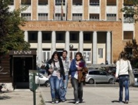 Encierro en las universidades contra los recortes